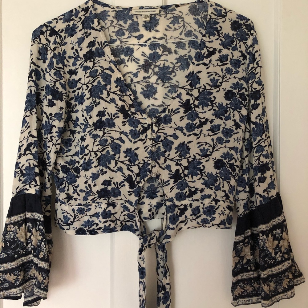 American Eagle crop top